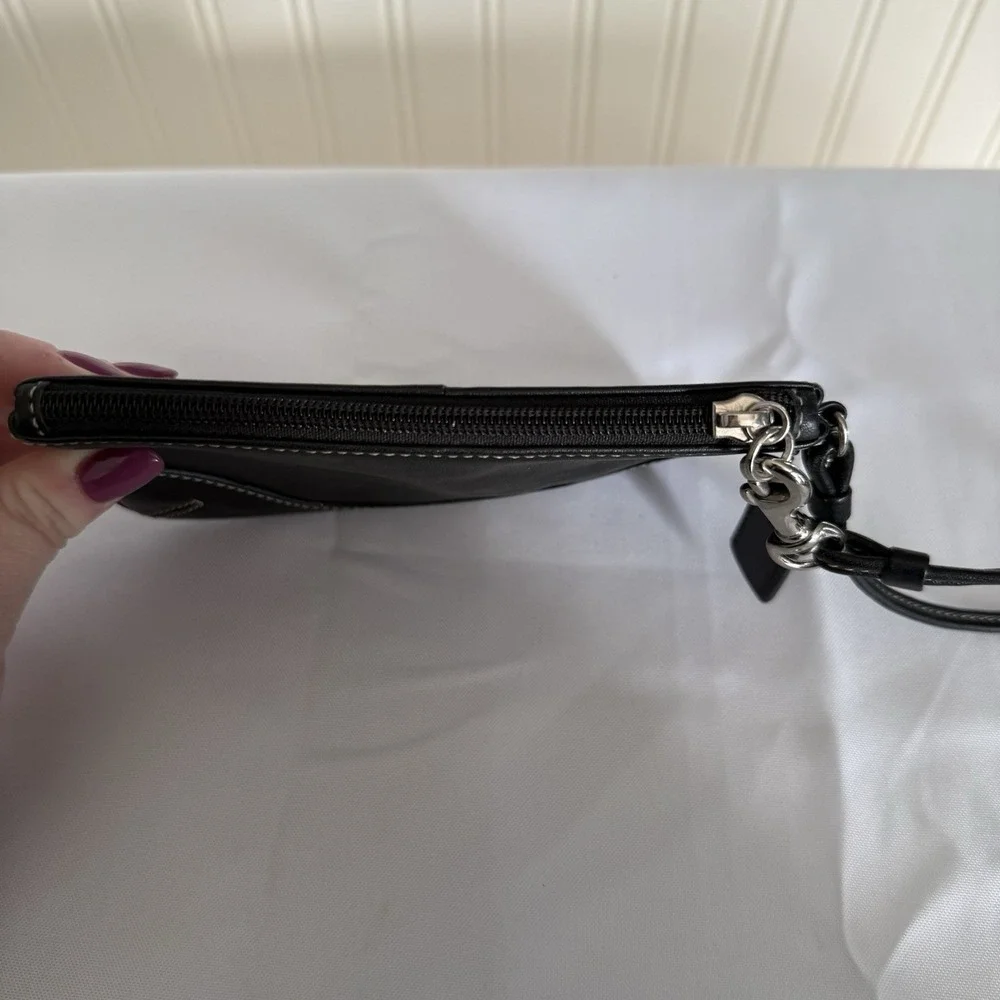 Vintage Coach Black Leather Wristlet Mini Purse Zip Top Pouch Wallet